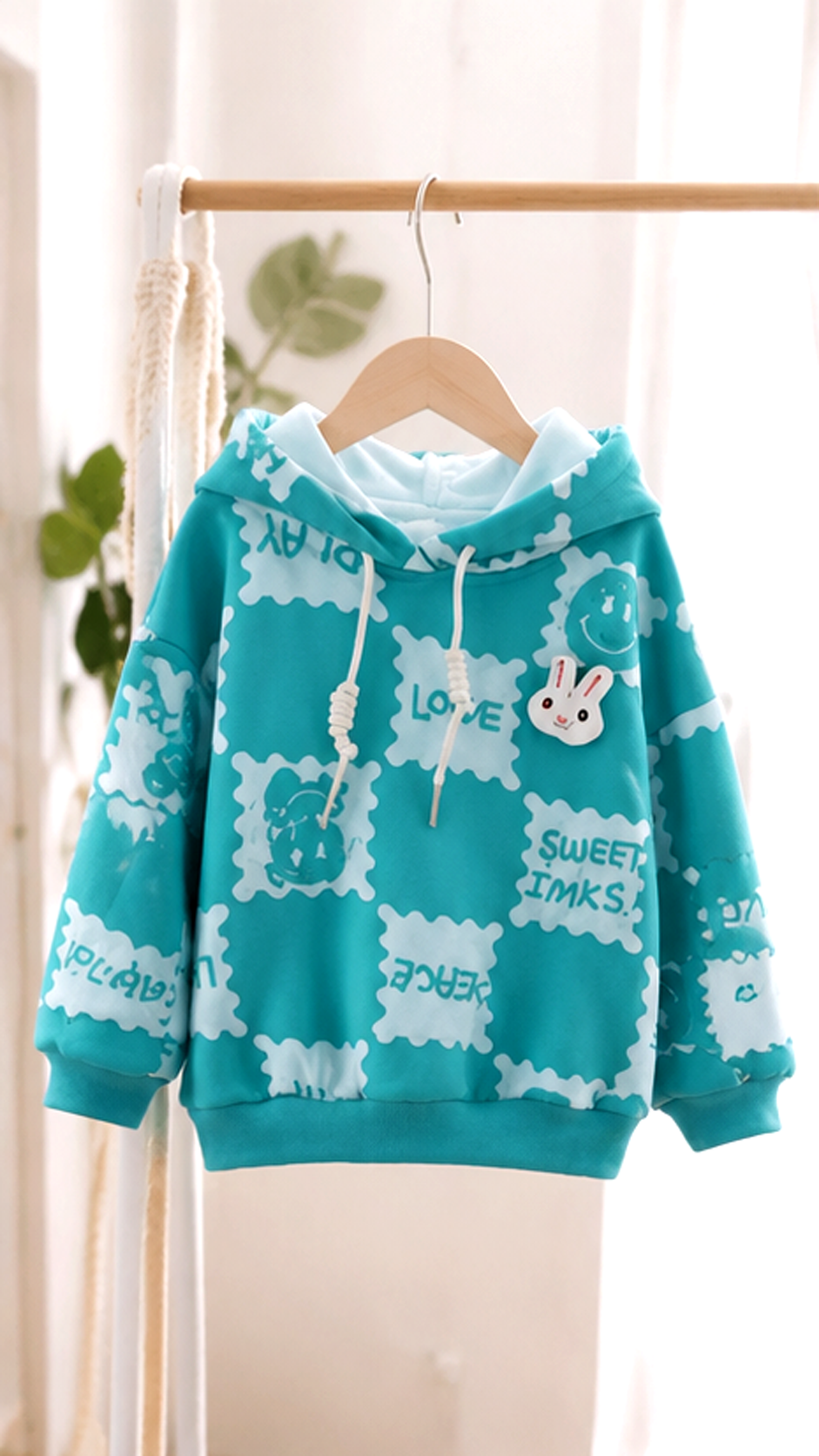 Cozy Printed Fleece Winter Hoodie for Girls – Warm, Soft &amp; Cute Everyday Wear